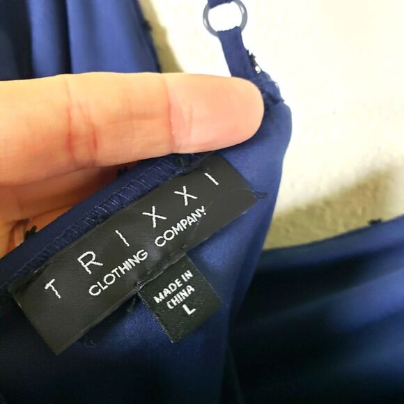 Women's Trixxi Clothing Navy Blue Mini Tiered V-neck Strap Dress Size Large - Picture 8 of 9